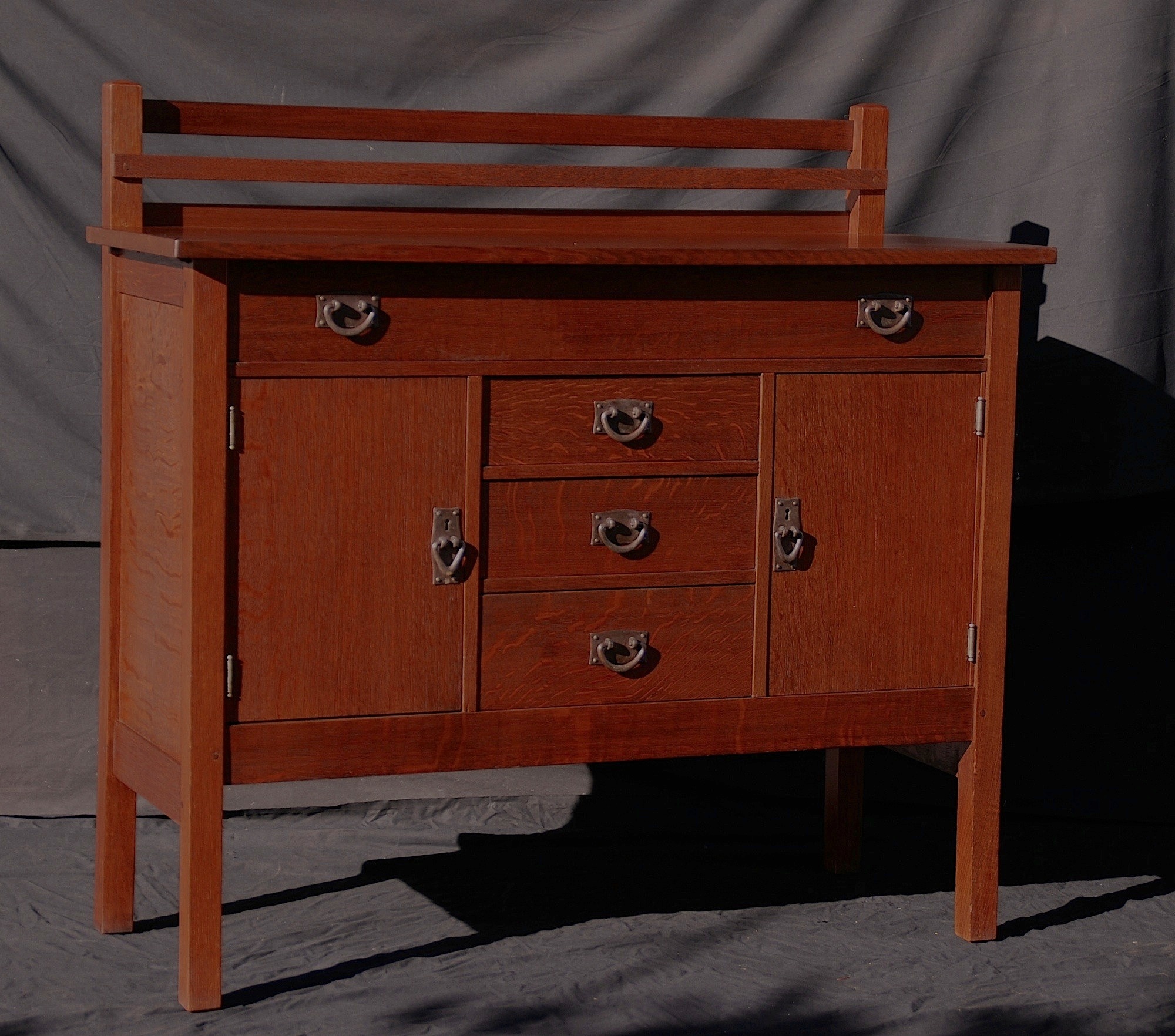Gustav stickley sideboard discount